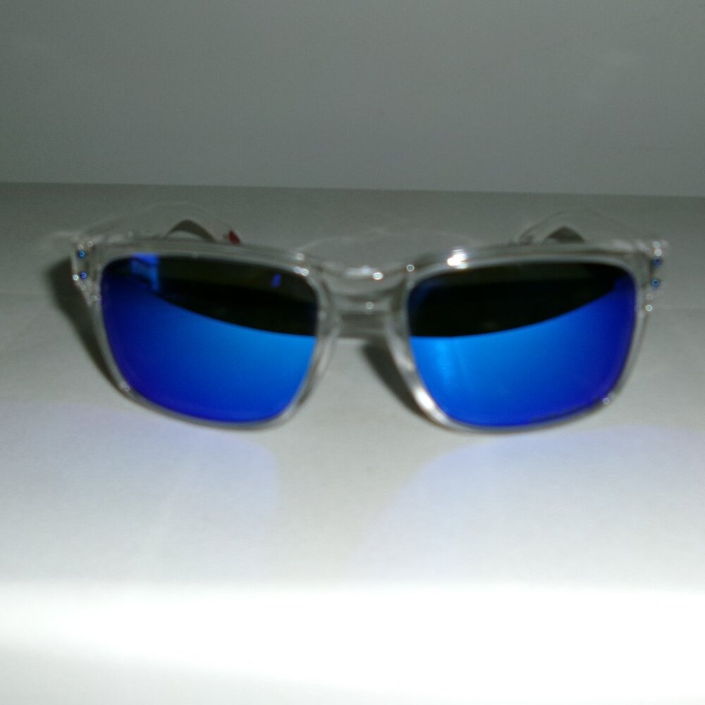 Womens Oakley Sunglasses Polarized Blue Lens "LIKE NEW" - Picture 2 of 5